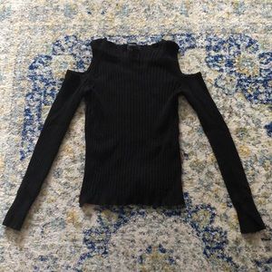 Open-shoulder ribbed top